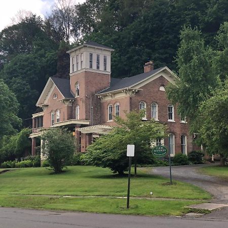 Cook Mansion Bed & Breakfast Montour Falls Buitenkant foto