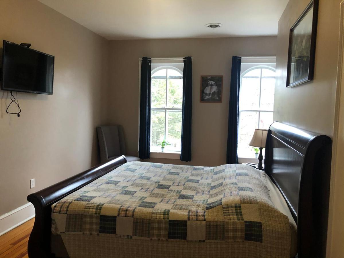 Cook Mansion Bed & Breakfast Montour Falls Buitenkant foto