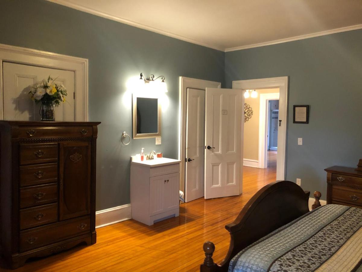 Cook Mansion Bed & Breakfast Montour Falls Buitenkant foto