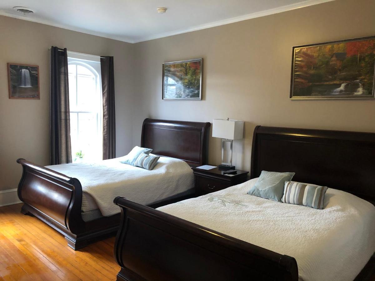 Cook Mansion Bed & Breakfast Montour Falls Buitenkant foto