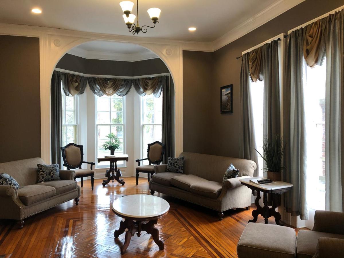Cook Mansion Bed & Breakfast Montour Falls Buitenkant foto